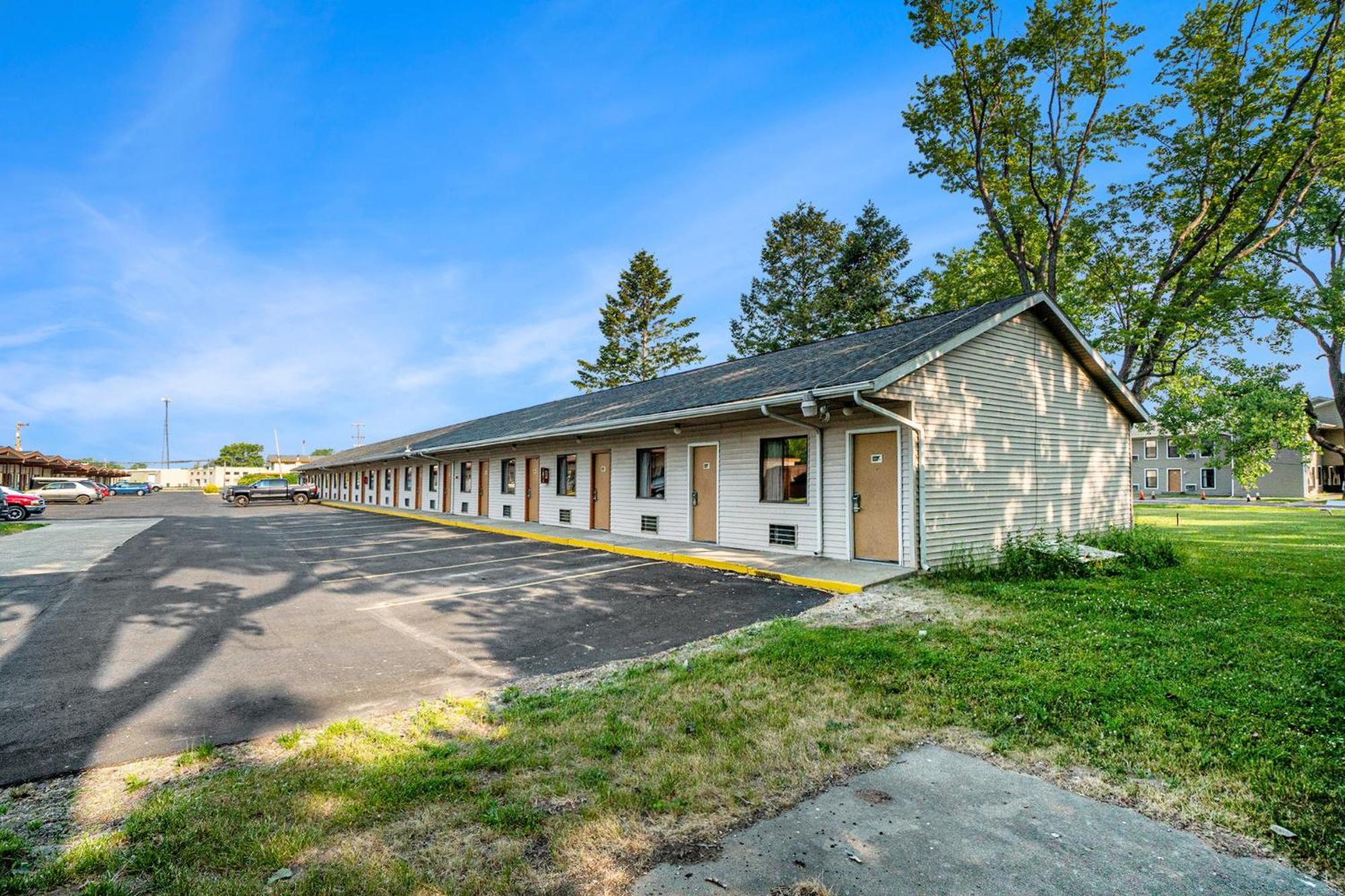 Great Lakes Inn & Suites South Haven Luaran gambar