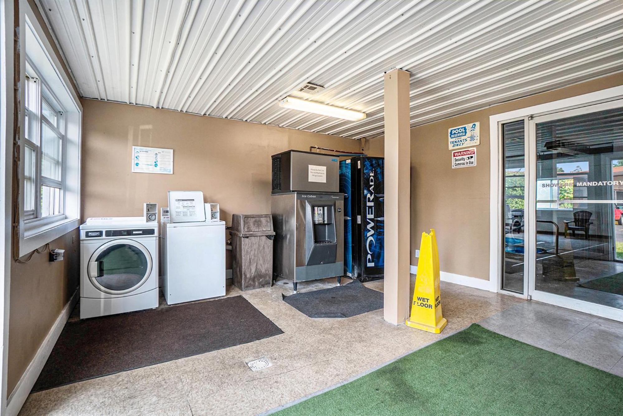 Great Lakes Inn & Suites South Haven Luaran gambar